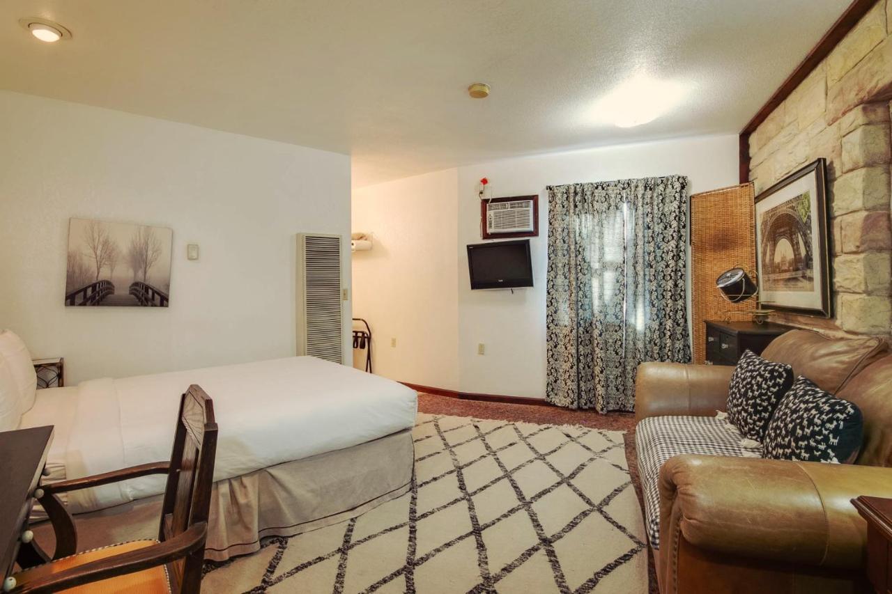Simmer Motel
